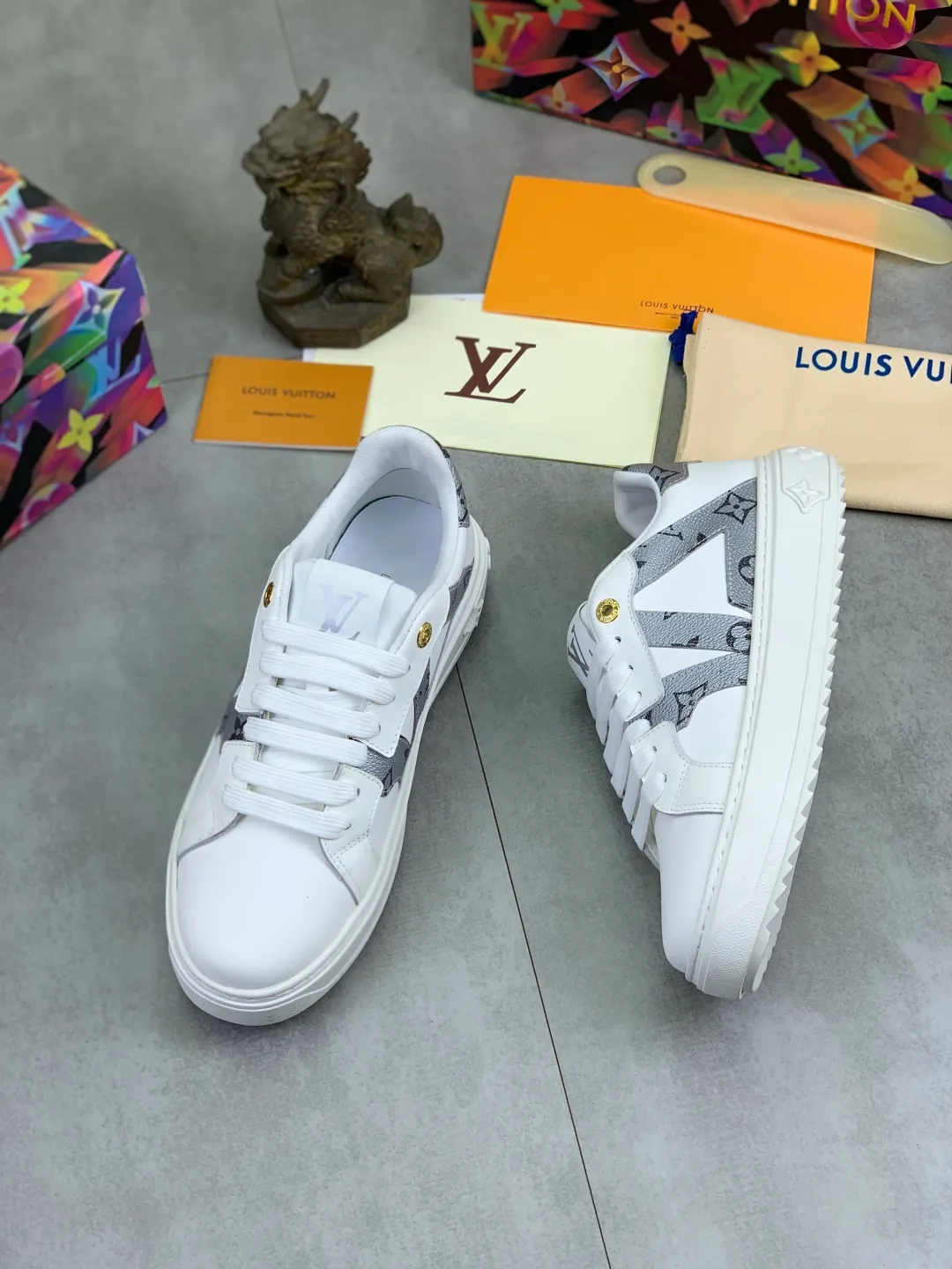 Men's men's shoes P520💰【New style】🆘High quality cowhide【Louis Vuitton】LV official website's latest model🎁casual and fashionable men's shoes👟hot style💥simple and elegant style, exclusive for trendy men. Unique official website's latest brand elements👑original decoration, fashionable and generous, the fabric is made of original denim➕comfortable and breathable mesh lining➕cow leather feet ✅The official website specifies wear-resistant casual outsole, the classic model is taken in real life🎬Color: 4️⃣colors available😍Number of codes: 38-44 Full set of packaging